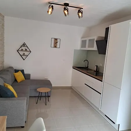 Polegubic Biograd Na Moru